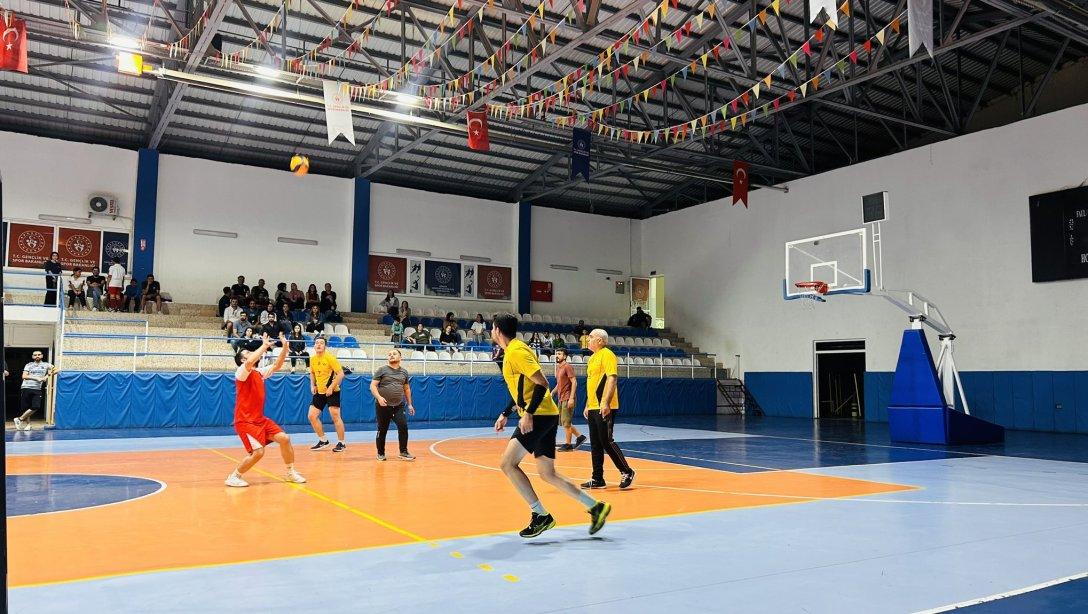 ÖĞRETMENLER ARASI VOLEYBOL TURNUVASI