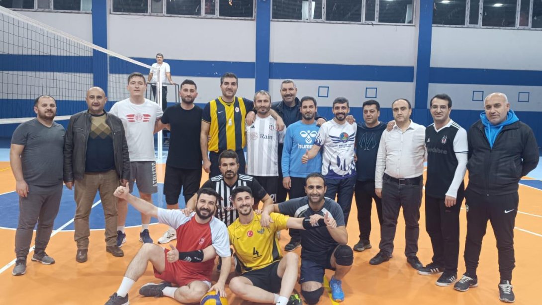 ÖĞRETMENLER ARASI VOLEYBOL TURNUVASI